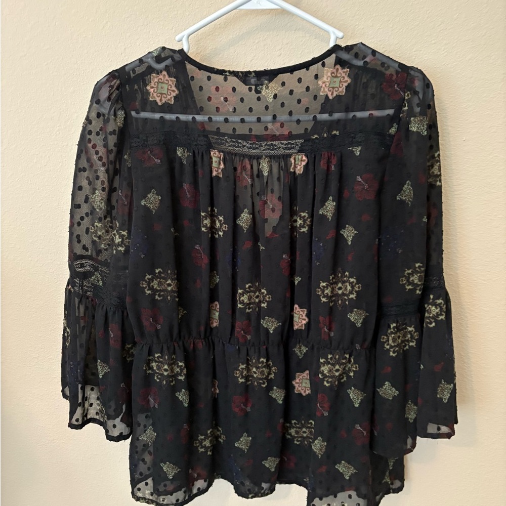 Lucky Brand Ruffle Sleeve Top - Picture 2 of 3